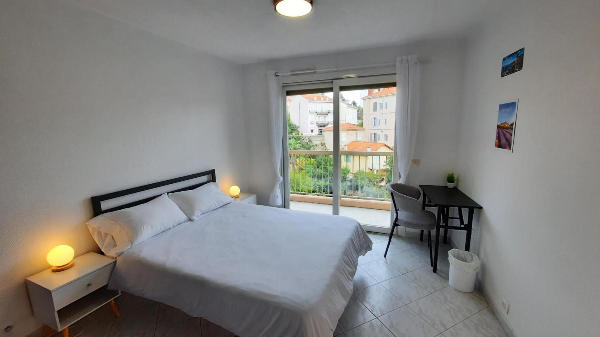 Sunny Mercury - Room In Apartment Cannes Eksteriør billede